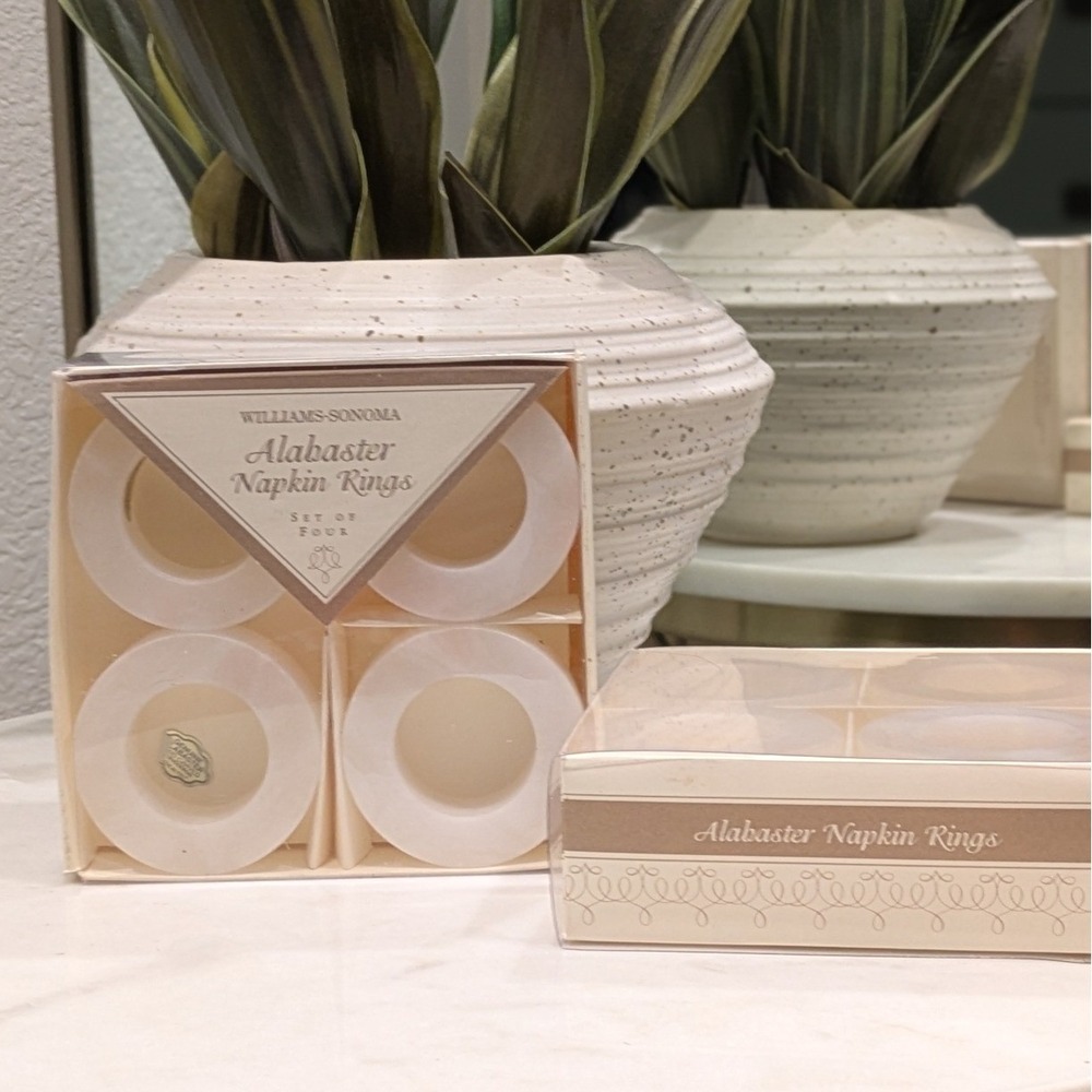 Williams-Sonoma Alabaster Napkin Rings White Stone Italian Hand Carved